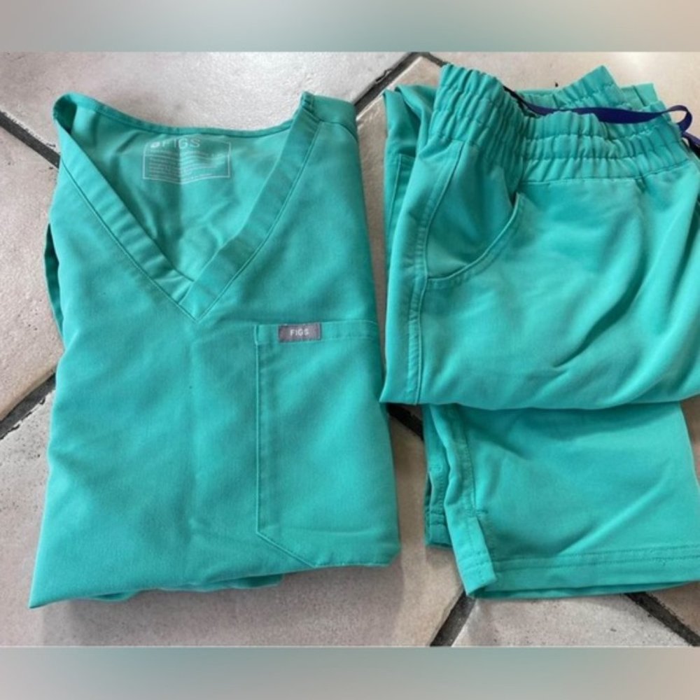 FIGS scrubs XL